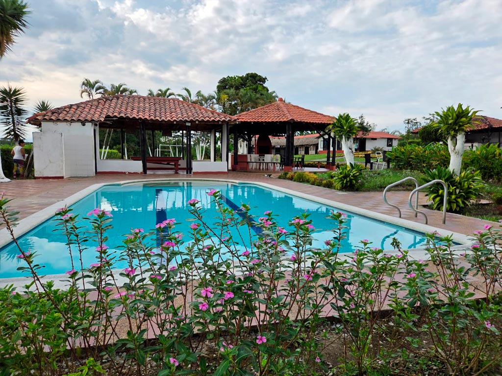 detur, de tur, detur fincas fincas en Armenia, fincas en alquiler Armenia, alquiler de fincas en Armenia, fincas turísticas en Armenia, finca vacacional Armenia, finca campestre Armenia, fincas en el eje cafetero