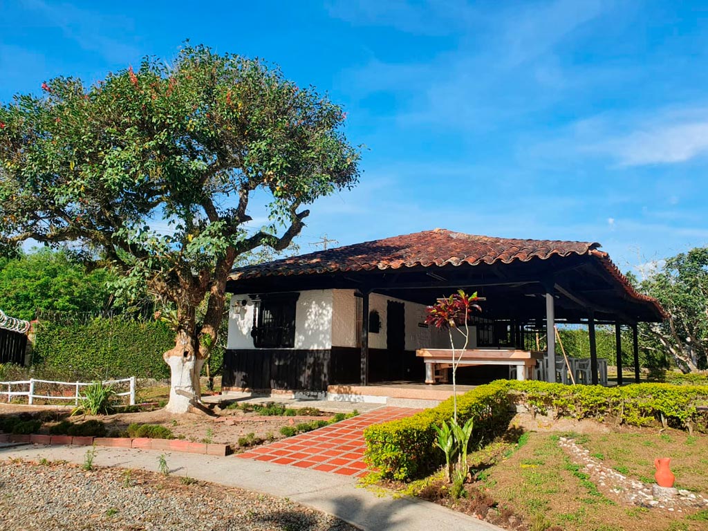 detur, de tur, detur fincas fincas en La Tebaida, fincas en alquiler La Tebaida, alquiler de fincas en La Tebaida, fincas turísticas en La Tebaida, finca vacacional La Tebaida, finca campestre La Tebaida, fincas en el eje cafetero